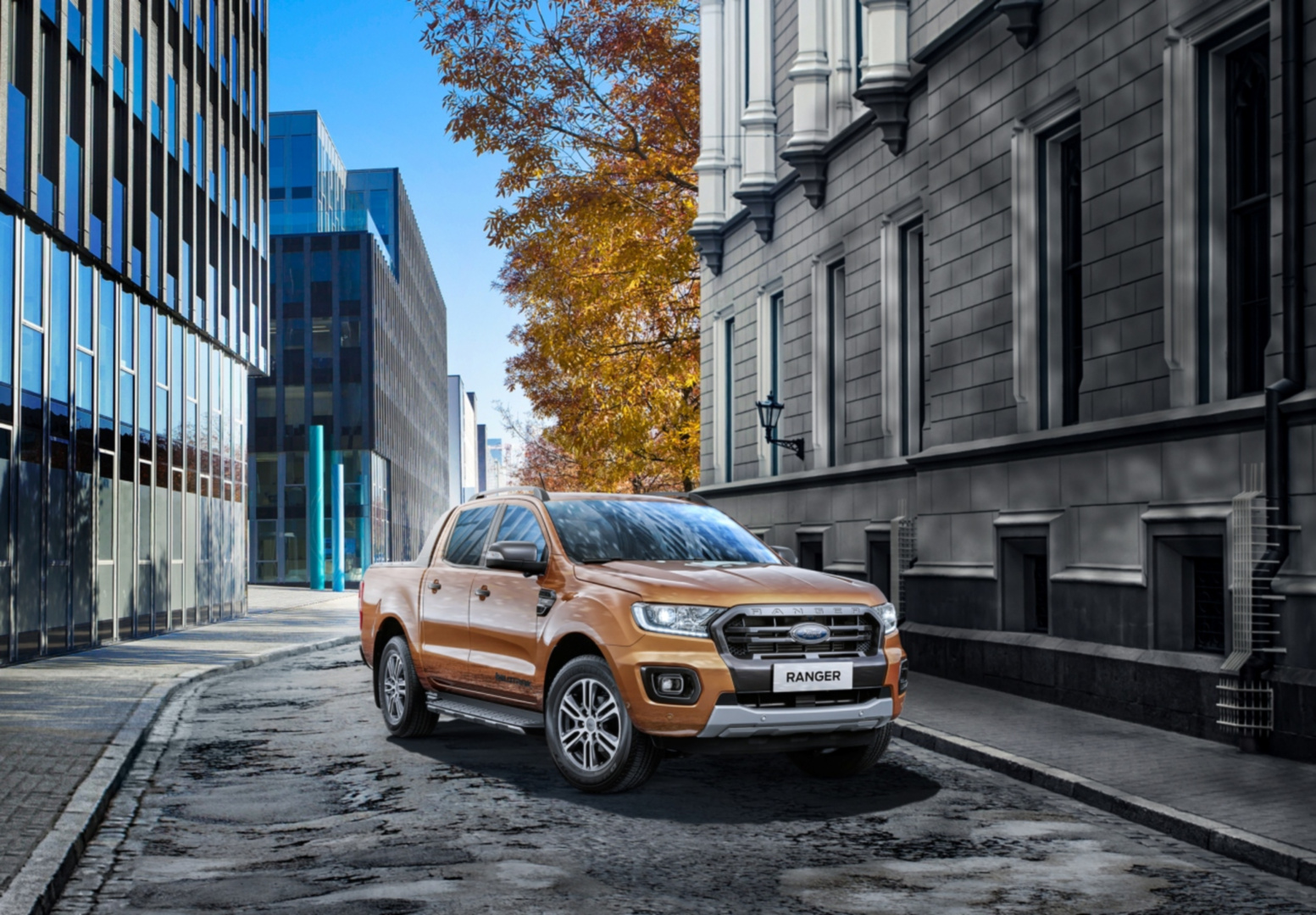 SMALL_【圖一】全新Ford Ranger運動型安全智慧科技再進化，搭載全新360°環景影像行車輔助系統，升級配備不加價，舊換新優惠價144.8萬